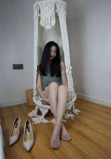 少妇与情人苹果园偷欢_1080P在线视频播放